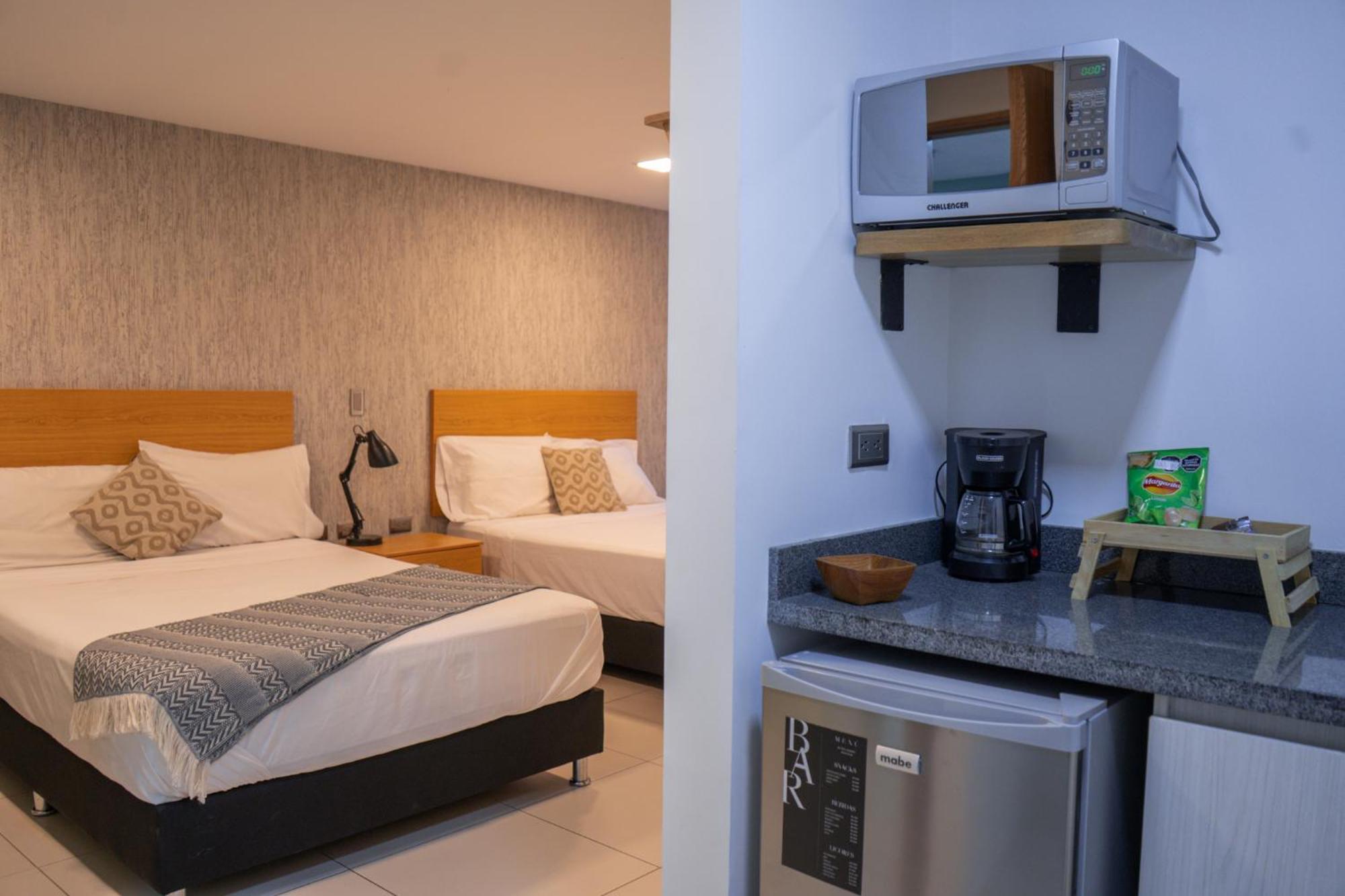 Hotel Bambu Milla De Oro Medellin Bagian luar foto