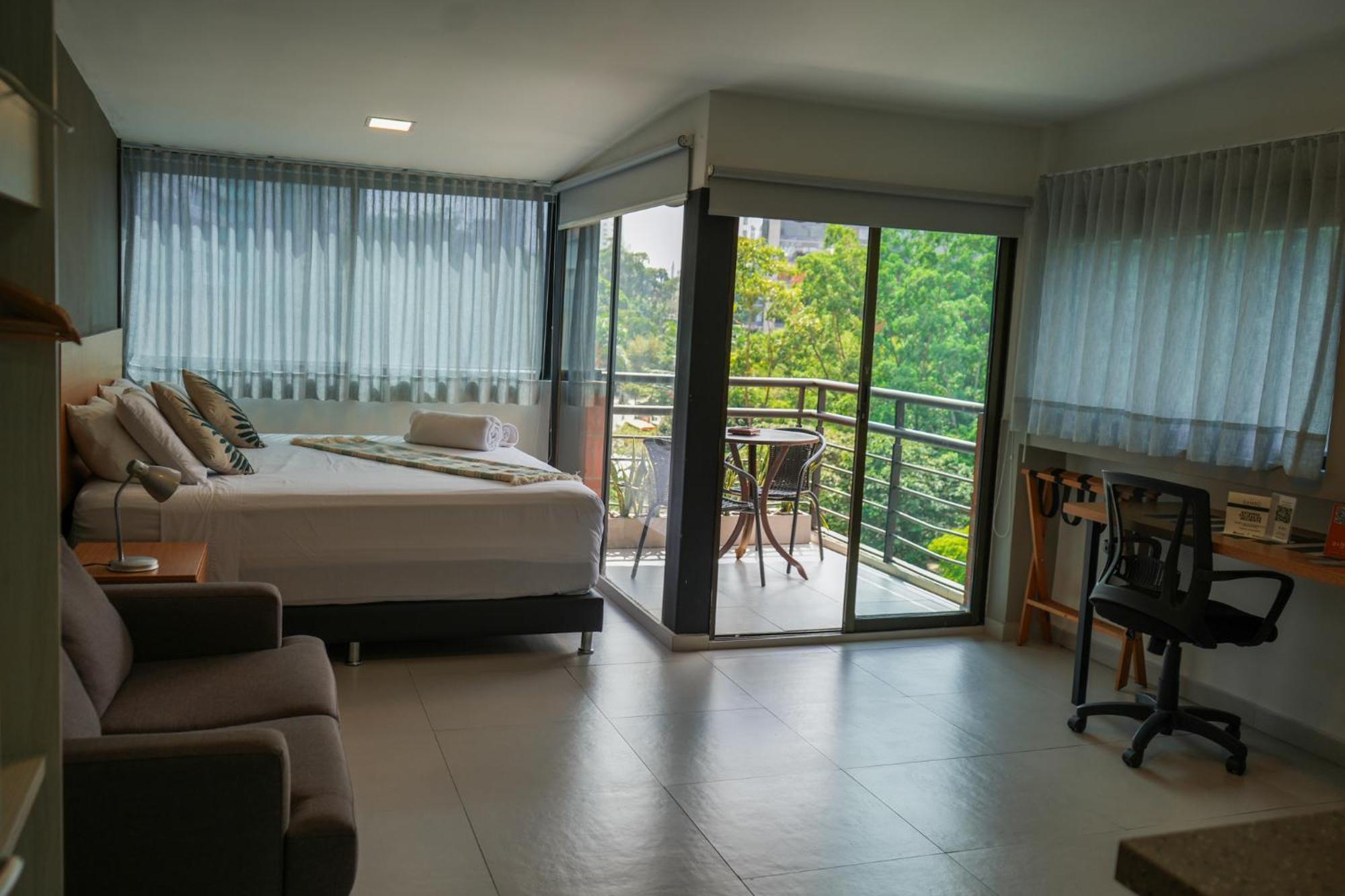 Hotel Bambu Milla De Oro Medellin Bagian luar foto