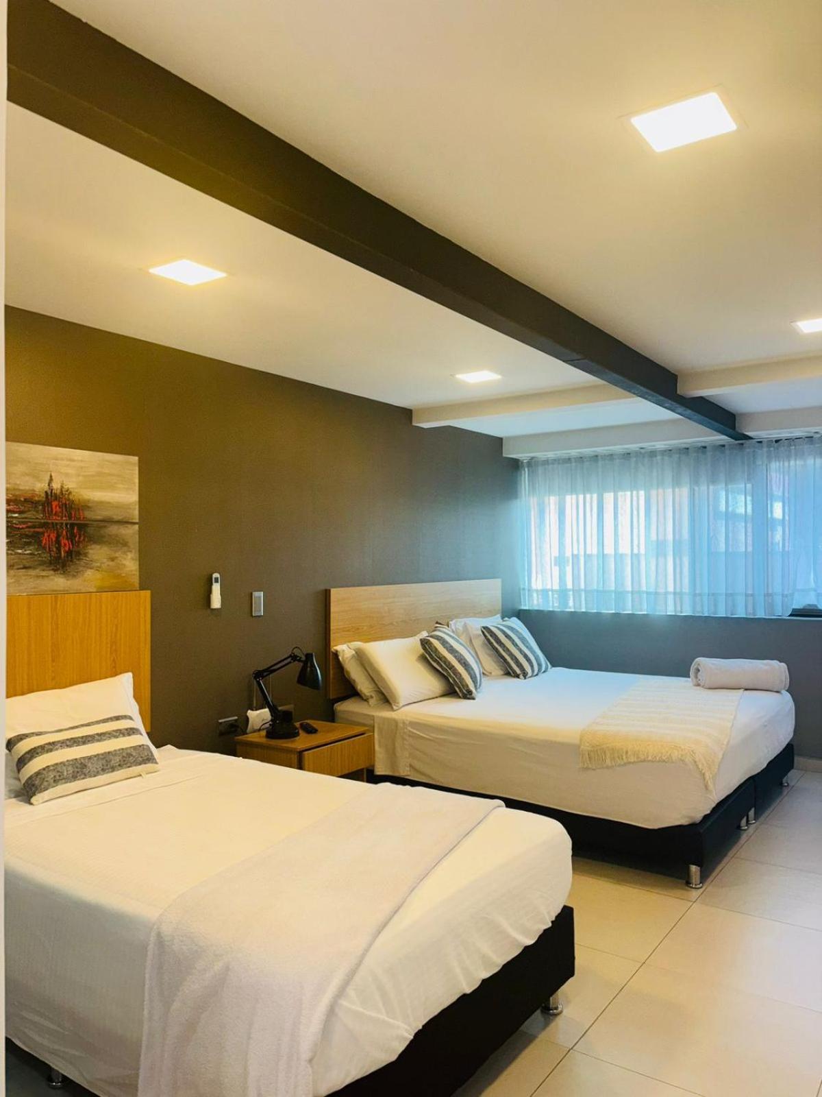 Hotel Bambu Milla De Oro Medellin Bagian luar foto